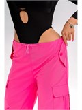 Брюки карго джоггеры оверсайз широкие спортивные с карманами Briyki-kargo-pink